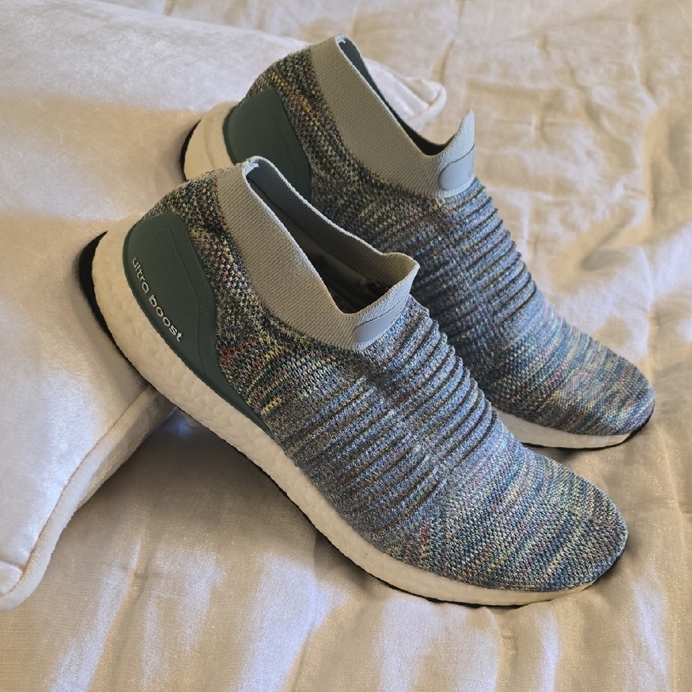 Adidas Ultra Boost Gray Knit Sneakers with Streamlined Silhouette EUC Size 11.5